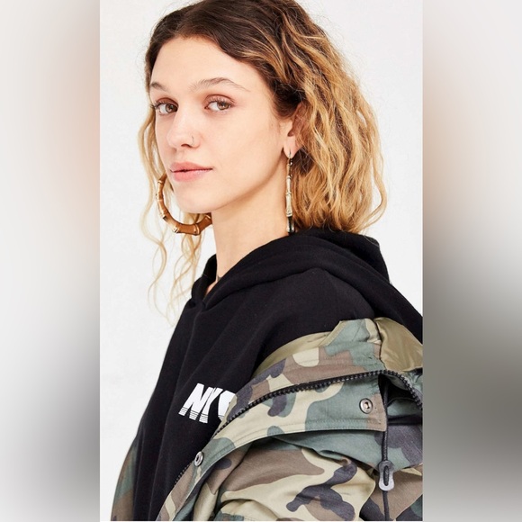 Urban Outfitters Gold Oversized Bamboo Hoops - Picture 1 of 8